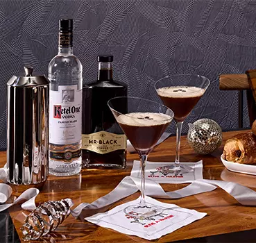 Delegate the Bar: Batch Cocktail Holiday Margaritas